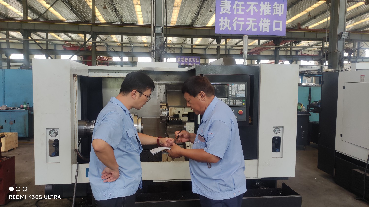 魯機公司迎酷暑戰(zhàn)高溫，全力以赴保進度