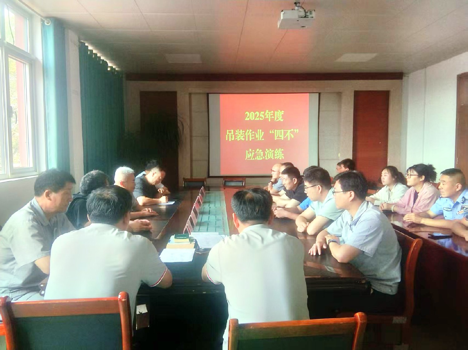 級(jí)索煤礦開展吊裝作業(yè) “四不”應(yīng)急演練