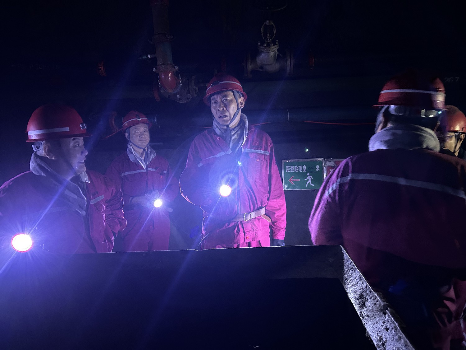 宗成偉到級索煤礦調(diào)研安全生產(chǎn)工作